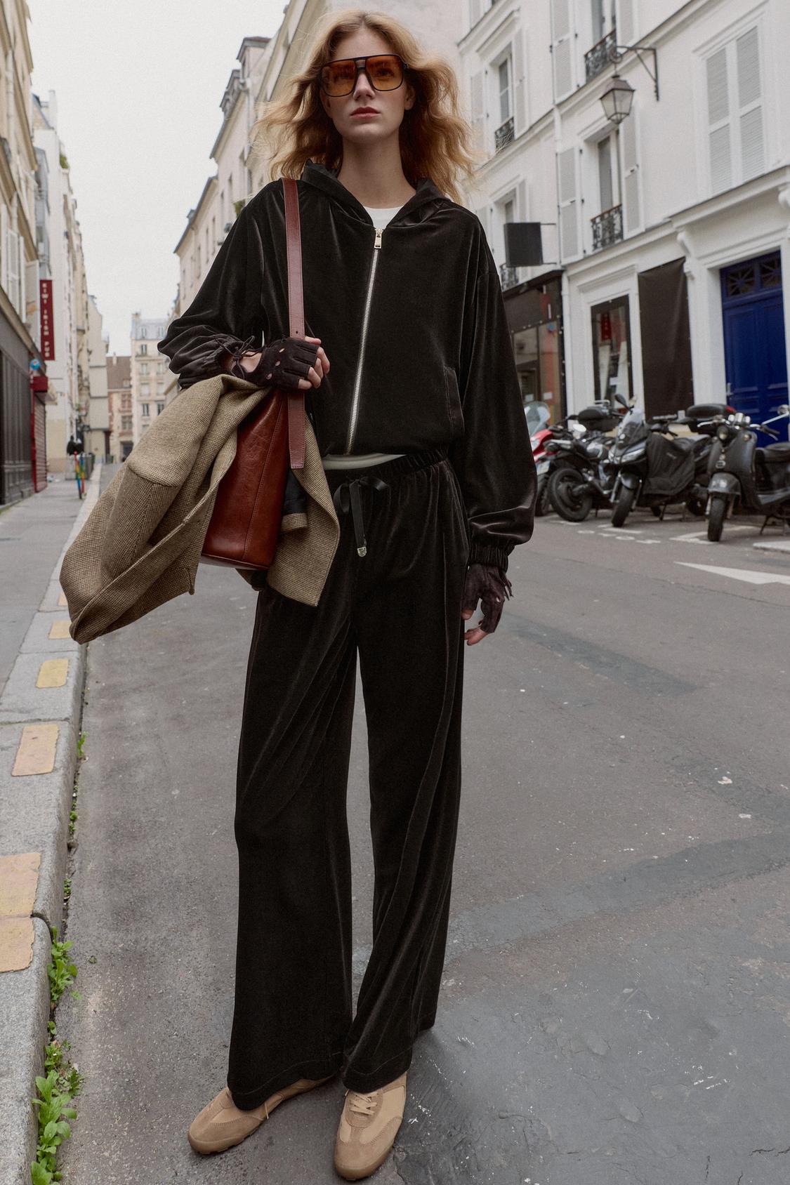 Velvet hoodie tracksuit